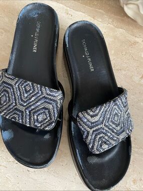 Donald J. Pliner Black Slide Sandals with Geometric Strap